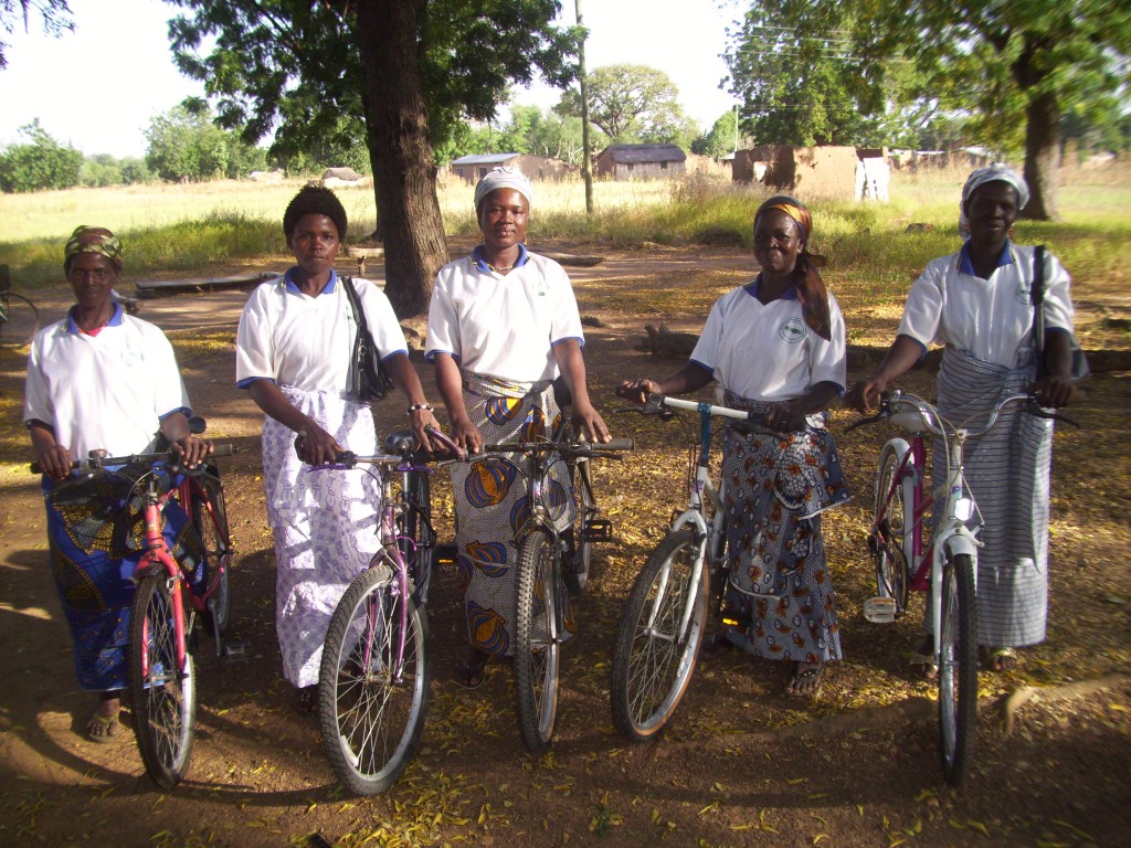 2a Bazzu Talagona group Yengcamaayi Babile, Ernestina Babile, Suoribog Batomanye, Domaneila Annadi & Dobal Alice receive their new bikes!